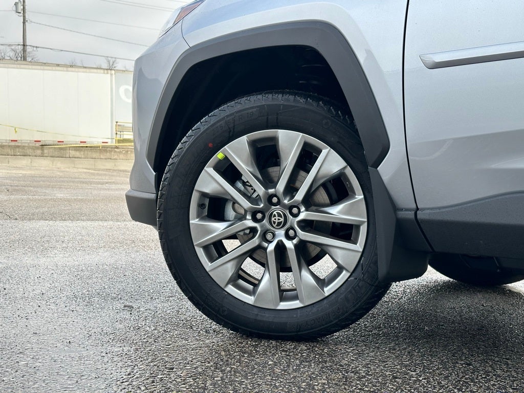 2025 Toyota RAV4 XLE Premium