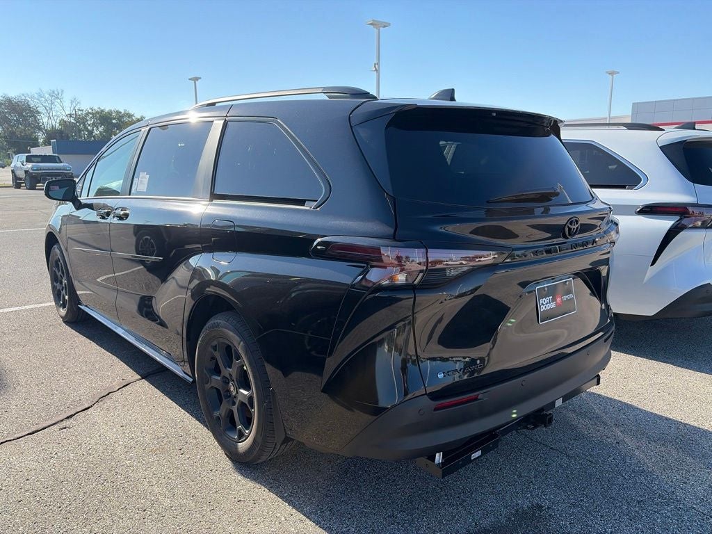 2026 Toyota Sienna Woodland Edition 7 Passenger