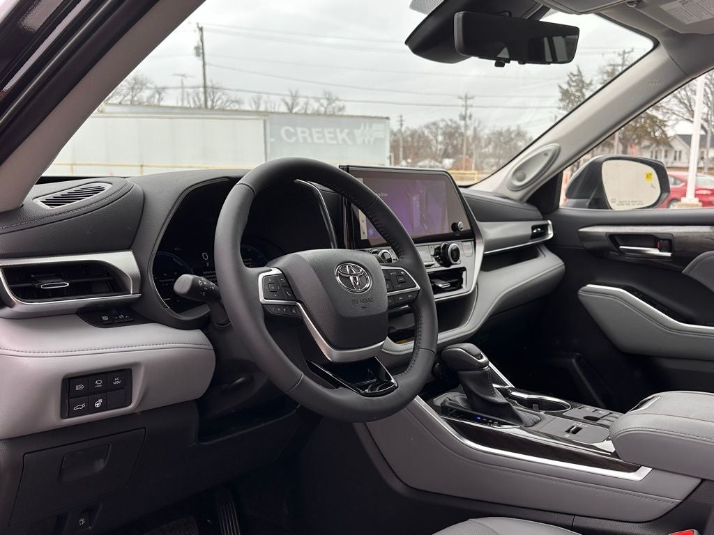 2026 Toyota Highlander Hybrid Hybrid Platinum