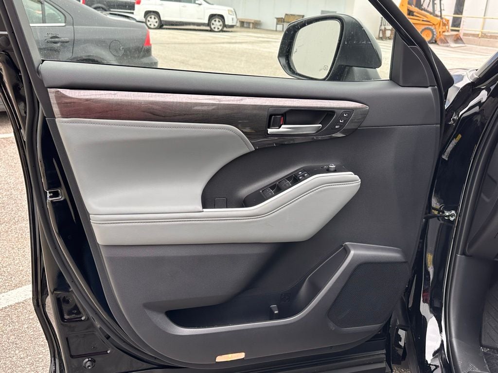 2026 Toyota Highlander Hybrid Hybrid Platinum