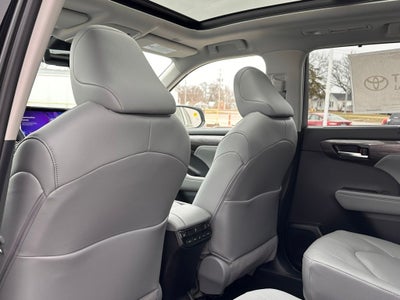 2026 Toyota Highlander Hybrid Hybrid Platinum