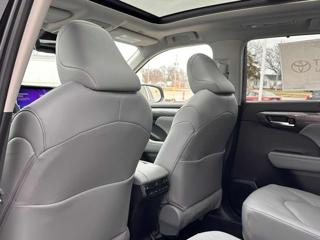 2026 Toyota Highlander Hybrid Hybrid Platinum