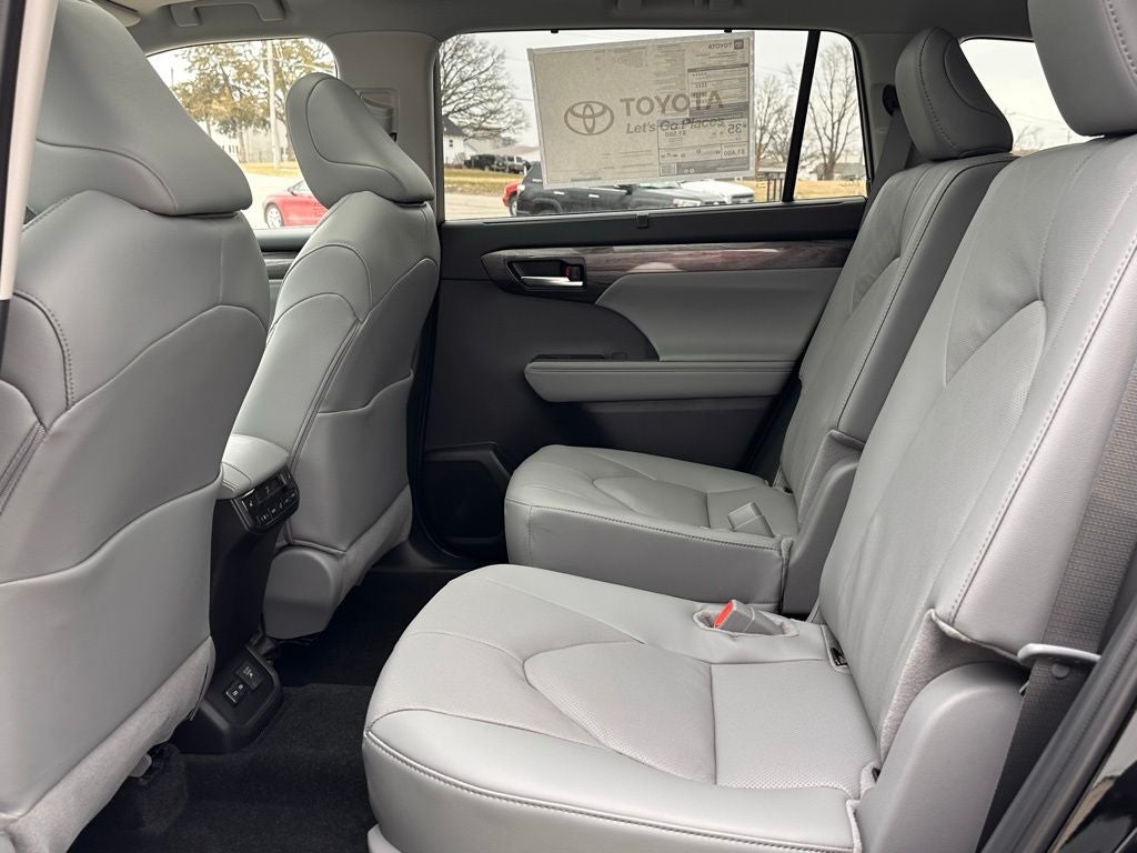 2026 Toyota Highlander Hybrid Hybrid Platinum