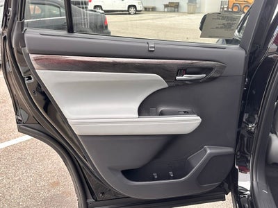 2026 Toyota Highlander Hybrid Hybrid Platinum