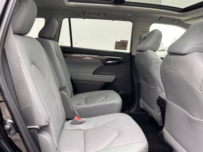 2026 Toyota Highlander Hybrid Hybrid Platinum