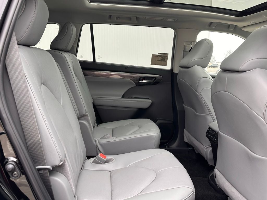 2026 Toyota Highlander Hybrid Hybrid Platinum