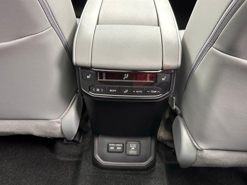 2026 Toyota Highlander Hybrid Hybrid Platinum