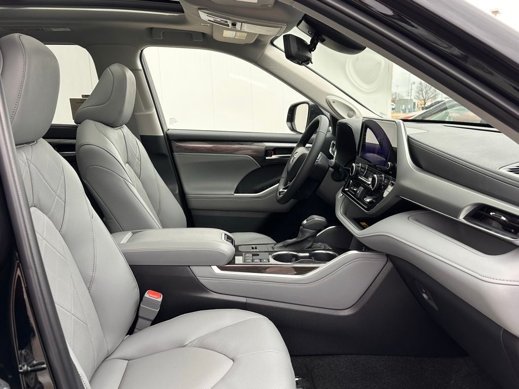 2026 Toyota Highlander Hybrid Hybrid Platinum