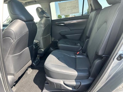 2026 Toyota Highlander Platinum