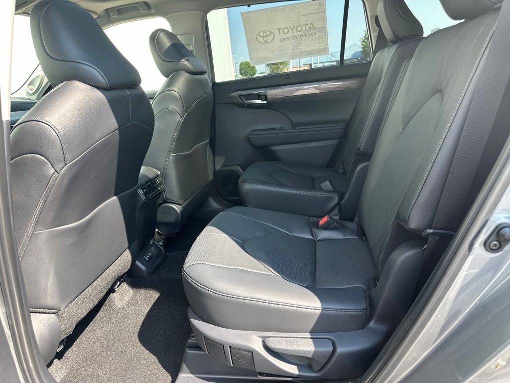 2026 Toyota Highlander Platinum