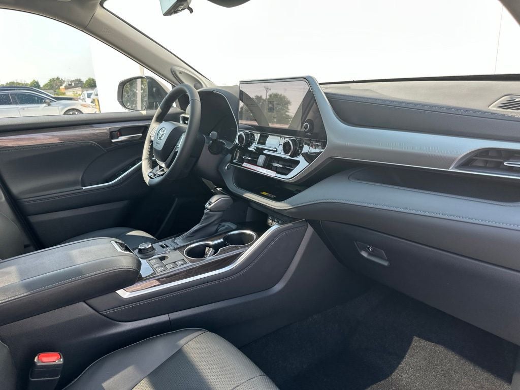 2026 Toyota Highlander Platinum