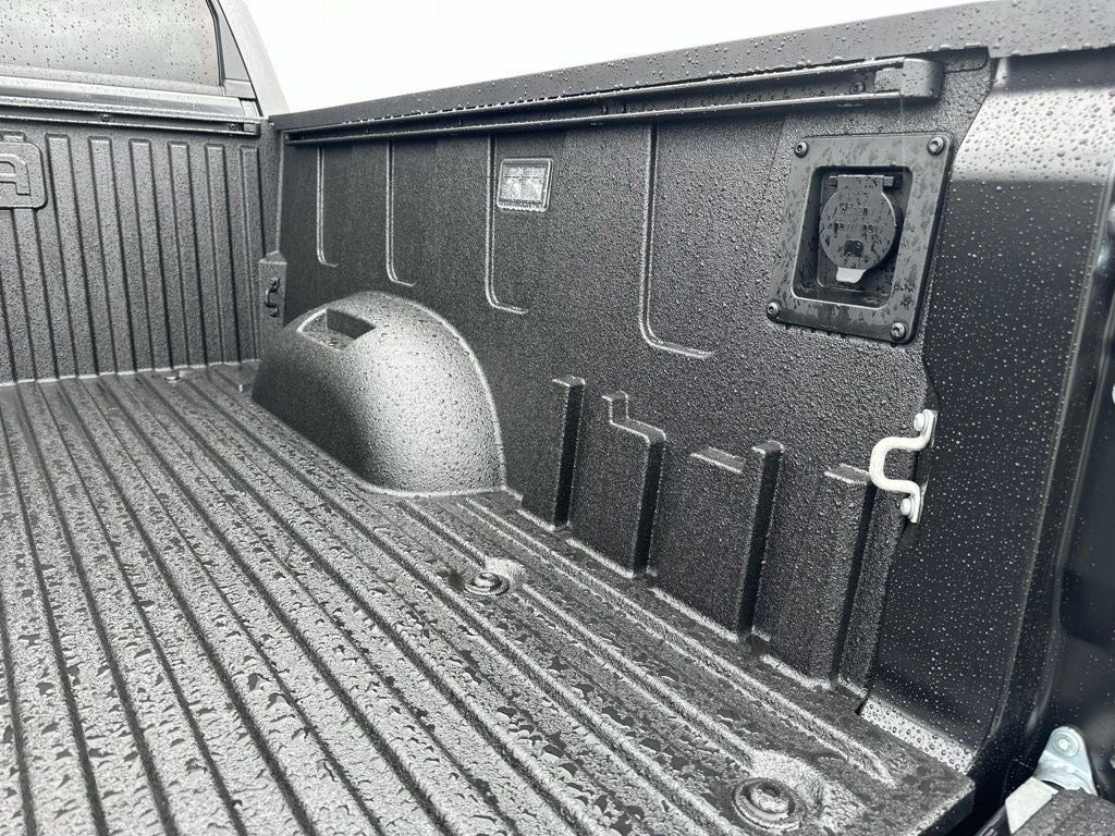2026 Toyota Tundra i-FORCE MAX Platinum i-FORCE MAX