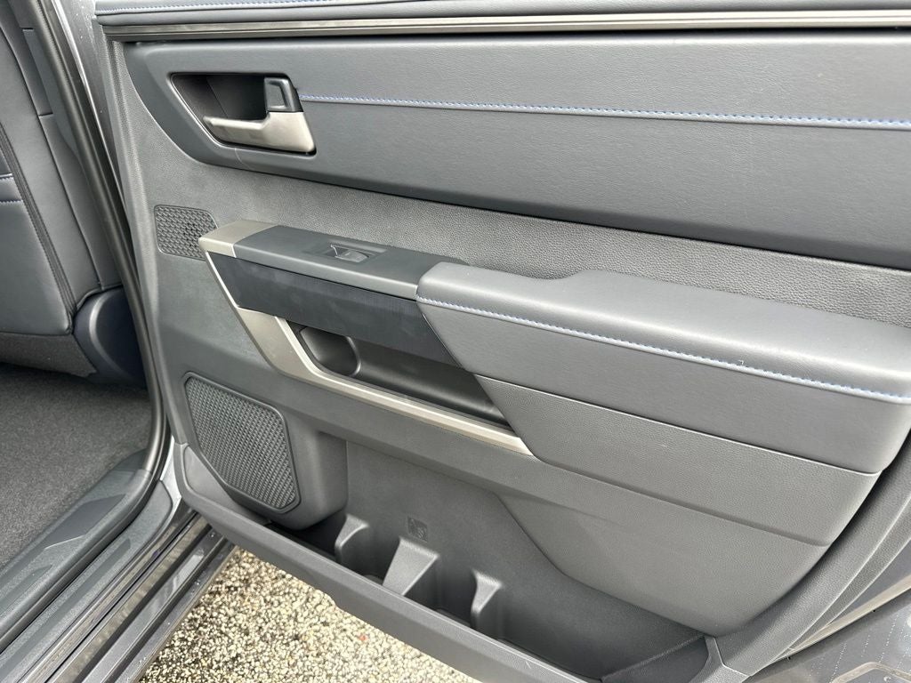 2026 Toyota Tundra i-FORCE MAX Platinum i-FORCE MAX