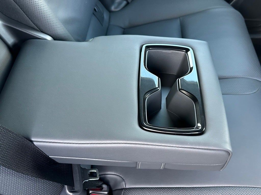 2025 Toyota Toyota Crown Signia XLE