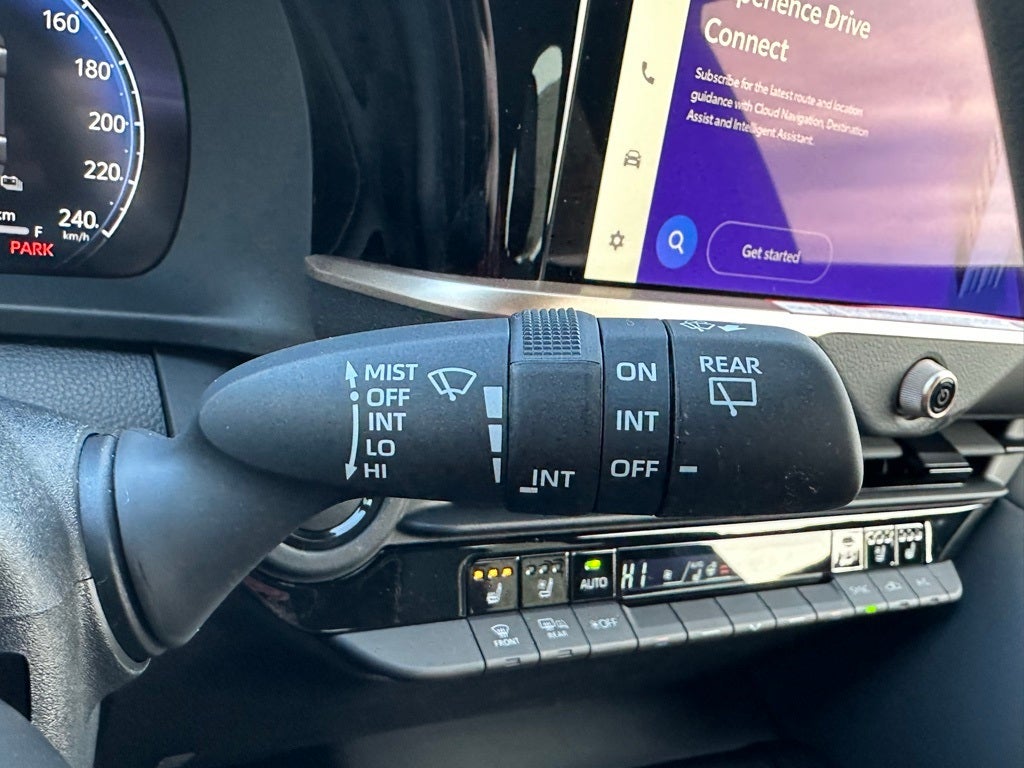 2025 Toyota Toyota Crown Signia XLE