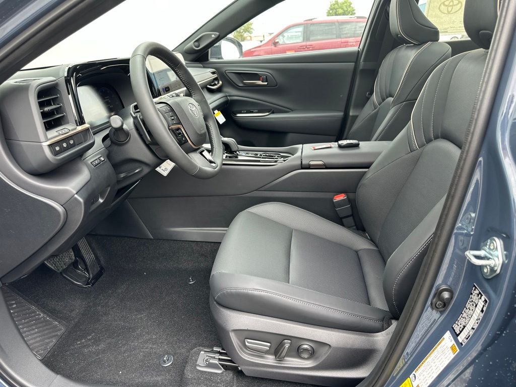 2026 Toyota Crown Signia Limited - Photo 14