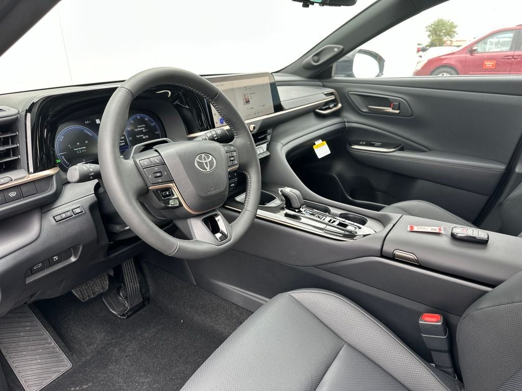 2026 Toyota Crown Signia Limited - Photo 15