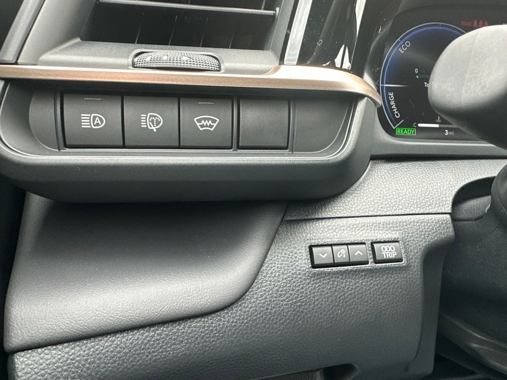 2026 Toyota Crown Signia Limited - Photo 38