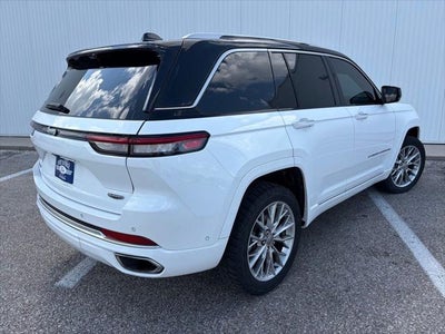 2022 Jeep Grand Cherokee Summit