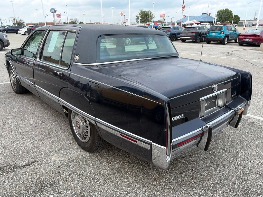 1991 Cadillac Fleetwood Base