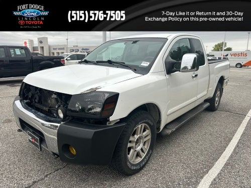2004 Nissan Titan LE