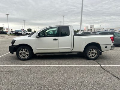 2004 Nissan Titan LE