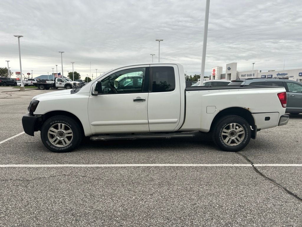 2004 Nissan Titan LE
