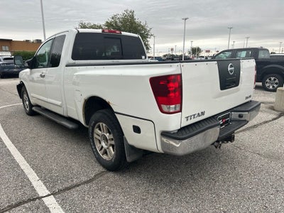 2004 Nissan Titan LE