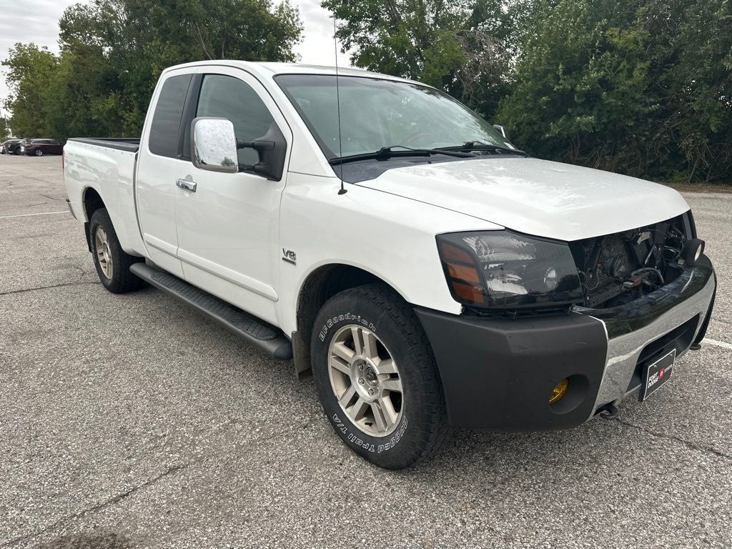 2004 Nissan Titan LE