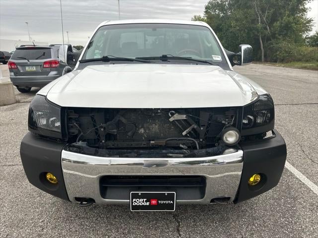 2004 Nissan Titan LE