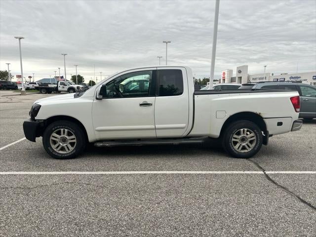 2004 Nissan Titan LE