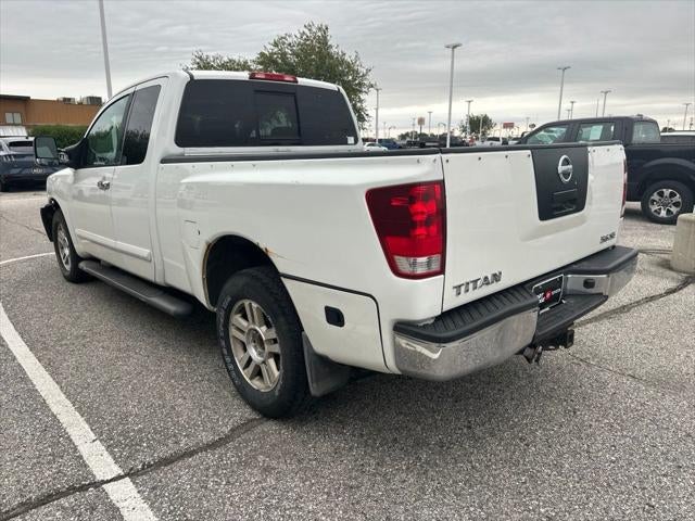 2004 Nissan Titan LE