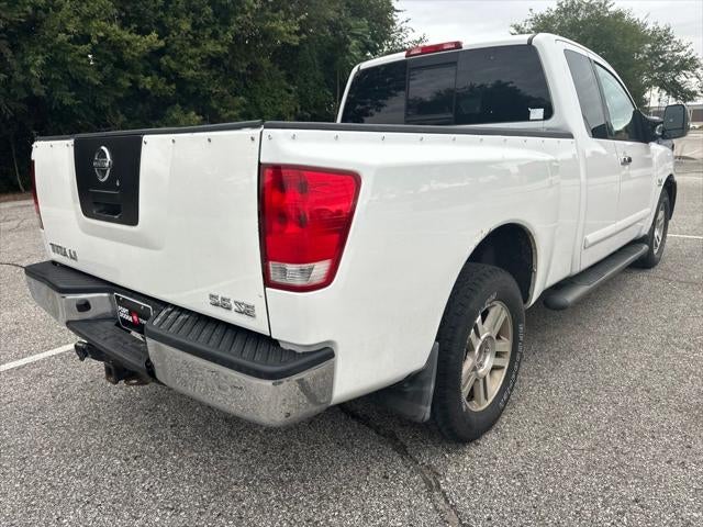 2004 Nissan Titan LE