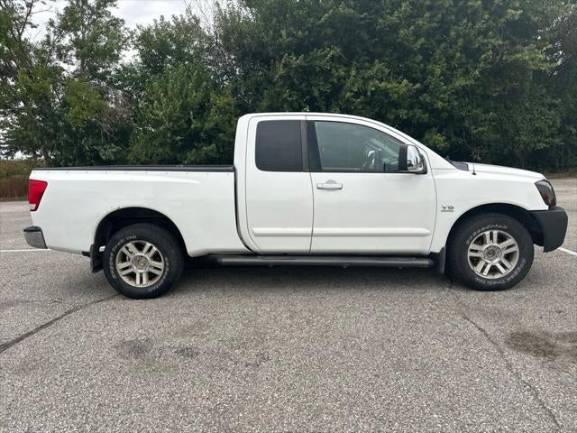2004 Nissan Titan LE