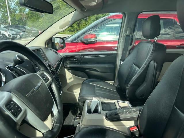2015 Chrysler Town & Country Touring