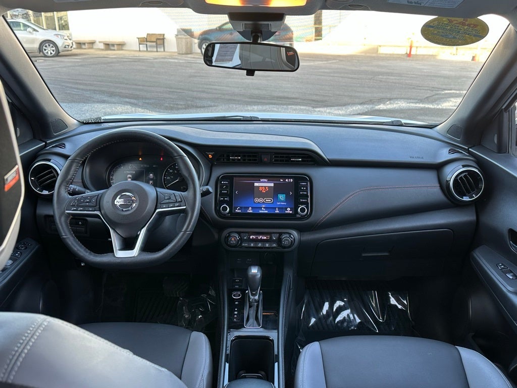 2021 Nissan Kicks SR