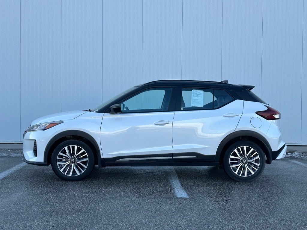 2021 Nissan Kicks SR