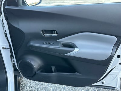 2021 Nissan Kicks SR