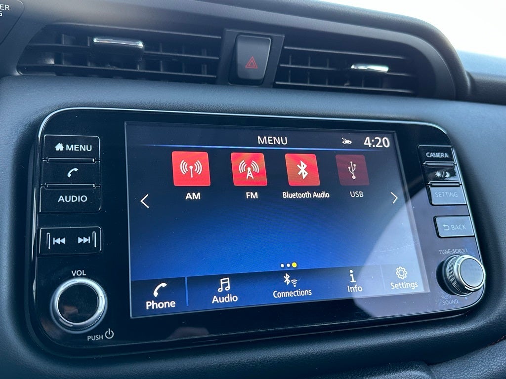 2021 Nissan Kicks SR