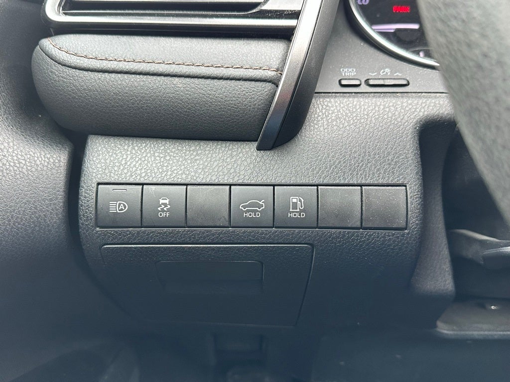 2019 Toyota Camry Hybrid LE