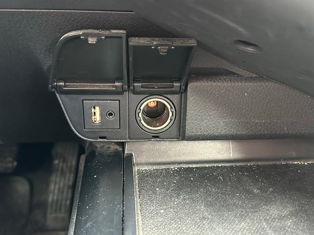 2019 Toyota Camry Hybrid LE