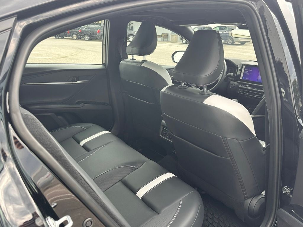 2025 Toyota Camry SE Hybrid
