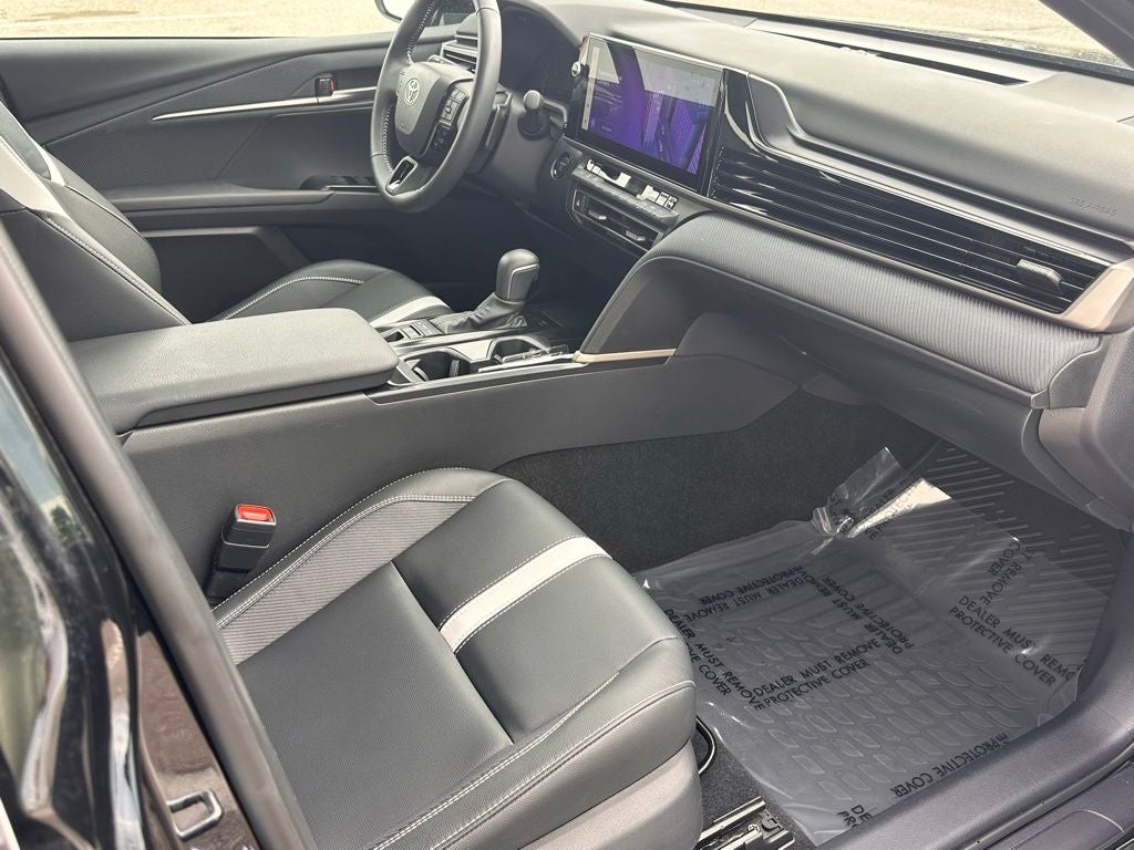 2025 Toyota Camry SE Hybrid