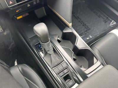 2025 Toyota Camry SE Hybrid