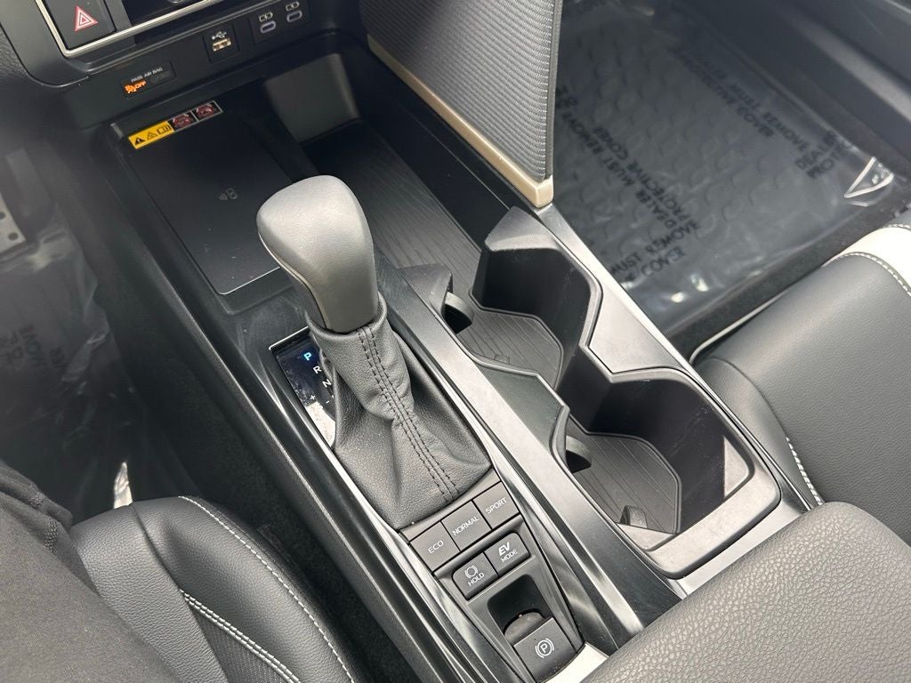 2025 Toyota Camry SE Hybrid