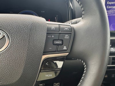 2025 Toyota Camry SE Hybrid