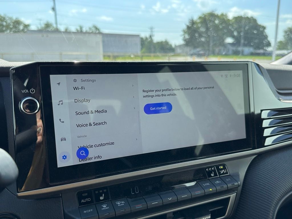 2025 Toyota Camry SE Hybrid