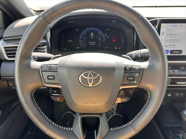 2025 Toyota Camry SE Hybrid
