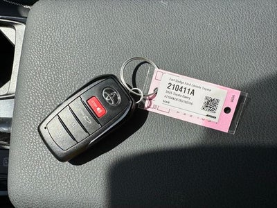 2025 Toyota Camry SE Hybrid