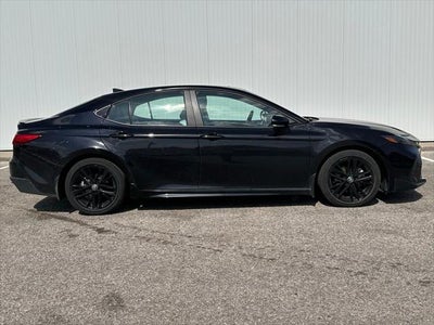 2025 Toyota Camry SE Hybrid